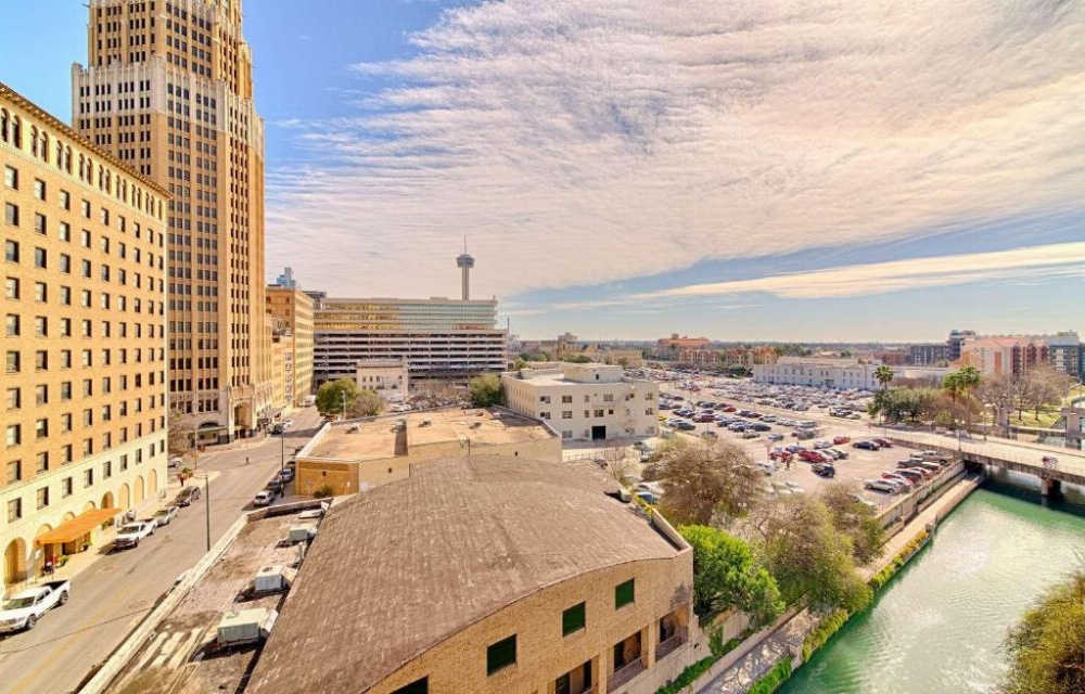 Riverwalk Plaza Hotel And Suites Image 19