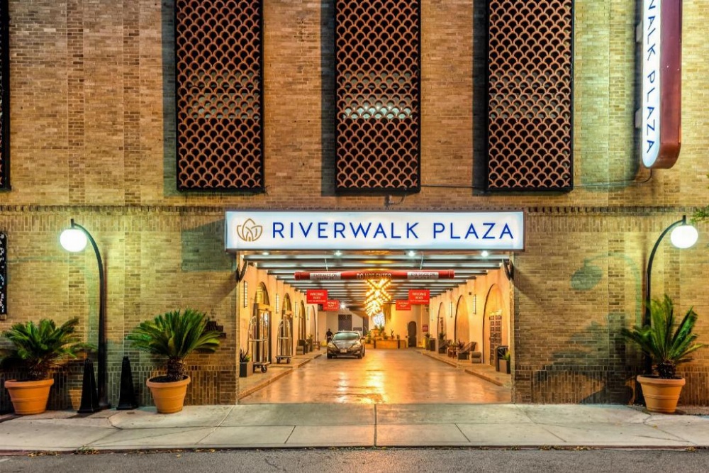 Riverwalk Plaza Hotel And Suites Image 36