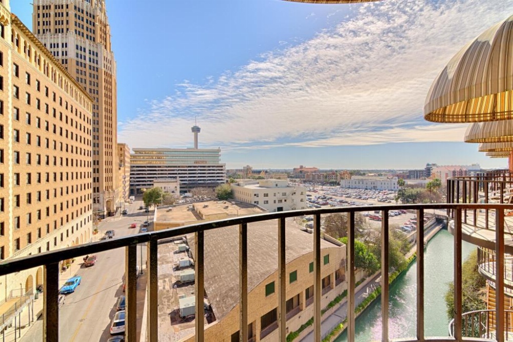 Riverwalk Plaza Hotel And Suites Image 45