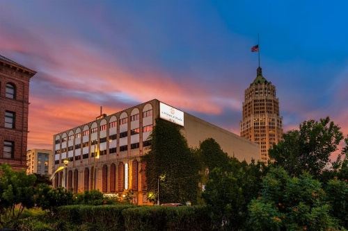 Riverwalk Plaza Hotel And Suites image 47